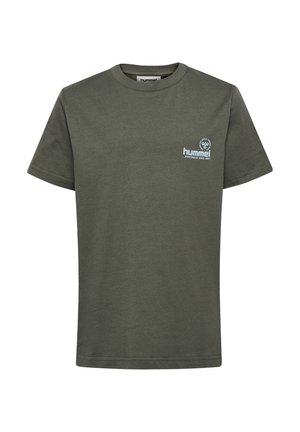 Olivgrünes T-Shirt mit kurzen Ärmeln und Rundhalsausschnitt, mit kleinem weißem "hummel"-Logo und Text auf der linken Brust.