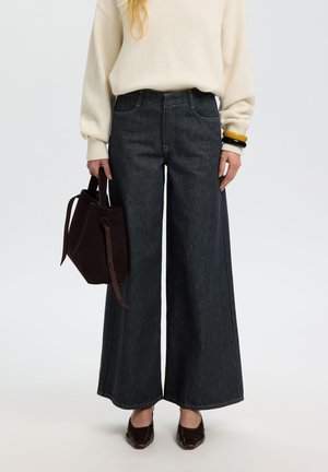Selected, SLWEXTRA WIDE BARIA-BORA MW JEANS - Дънки с широк крачол - dark grey denim