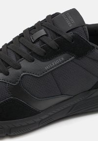 Tommy Hilfiger FASTON MIX - Sneakers - black