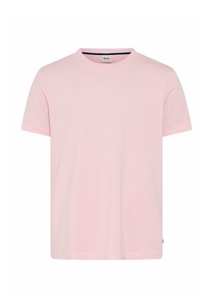 Lichtroze T-shirt met korte mouwen en ronde hals, met een klein merkembleem bij de halslijn en zijnaad, weergegeven op een witte achtergrond.