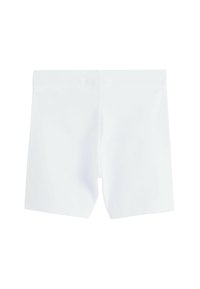 Pantaloni corti bianchi in cotone con una texture morbida, caratterizzati da una vita liscia e un design semplice e sobrio, tagliati a lunghezza media della coscia.