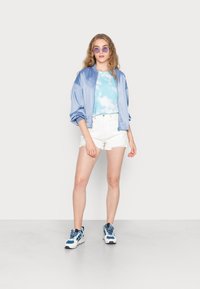 Monki T-shirt estampada - turquoise light unique