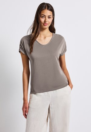 LOOK MIT RAFFUNG - Basic T-shirt - braun
