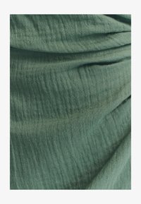 Valittu, bottle green