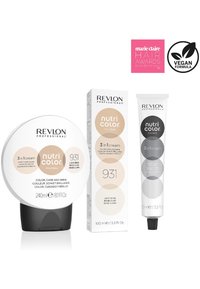 Crème 3 en 1 Revlon Nutri Color Filters en beige clair (931), avec un pot rond et deux tubes, emballage gris et blanc, formule vegan.