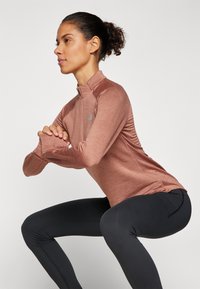 New Balance ATHLETICS GRID 1/2 ZIP - Hosszú ujjú felső - sparrow heather
