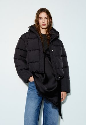 QUILTED WITH HOOD - Zimska jakna - black