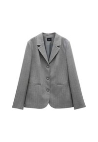 Blazer gris à fines rayures, confectionné sur mesure, avec trois boutons, revers crantés et deux poches fendues à l'avant, présenté à plat sur fond blanc.