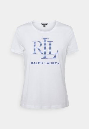 T-shirt bianca a maniche corte con scollo rotondo, logo "RL" a righe blu e testo "Ralph Lauren" sul davanti.
