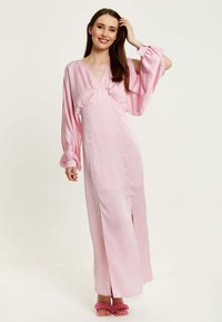 Liquorish WITH SLEEVE SLITS - Maxi dress - pink