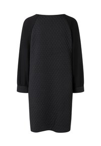 Schwarzes Kleid mit strukturiertem Wabenmuster auf der Rückseite, Dreiviertelärmel und Rundhals. Glatter Stoff an den Ärmeln.