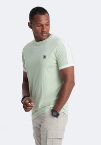 Ombre WITH CONTRASTING - T-shirt basic - llight mint