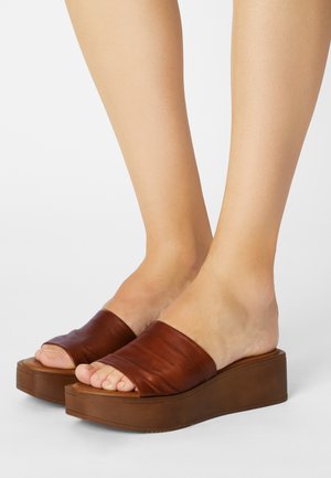 KADAS - Mules à talons - tan