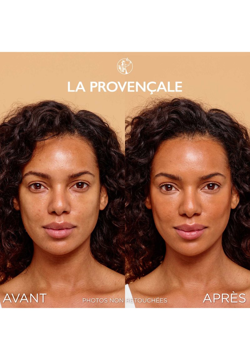 Comparaison avant-après montrant une personne aux cheveux bouclés. Le côté gauche présente un look naturel, tandis que le droit affiche une apparence améliorée, avec une peau plus lisse.