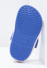 Crocs CROCBAND - Sandales de bain - cerulean blue