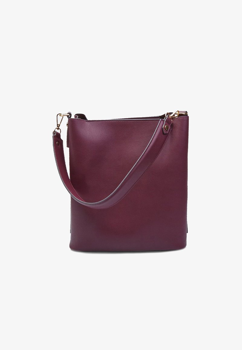 Burgundy nahkahandbag, jossa on sileä pinta, avoin yläosa ja irrotettava olkahihna kultasävyisellä kiinnityksellä.