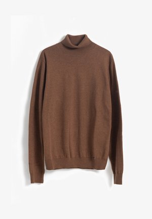 Jersey de punto marrón con cuello alto y mangas largas, con ribetes en el cuello, los puños y el dobladillo. Textura suave con un color sólido y sin patrones visibles.