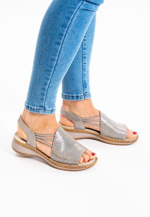 HAWAII - Sandály na klínu - beige