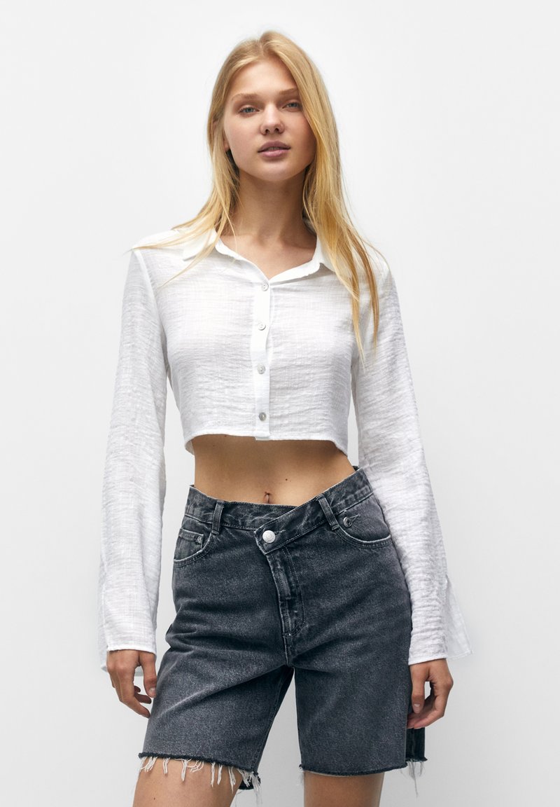 PULL&BEAR CROPPED OPEN BACK Hemdbluse white/weiß Zalando.at