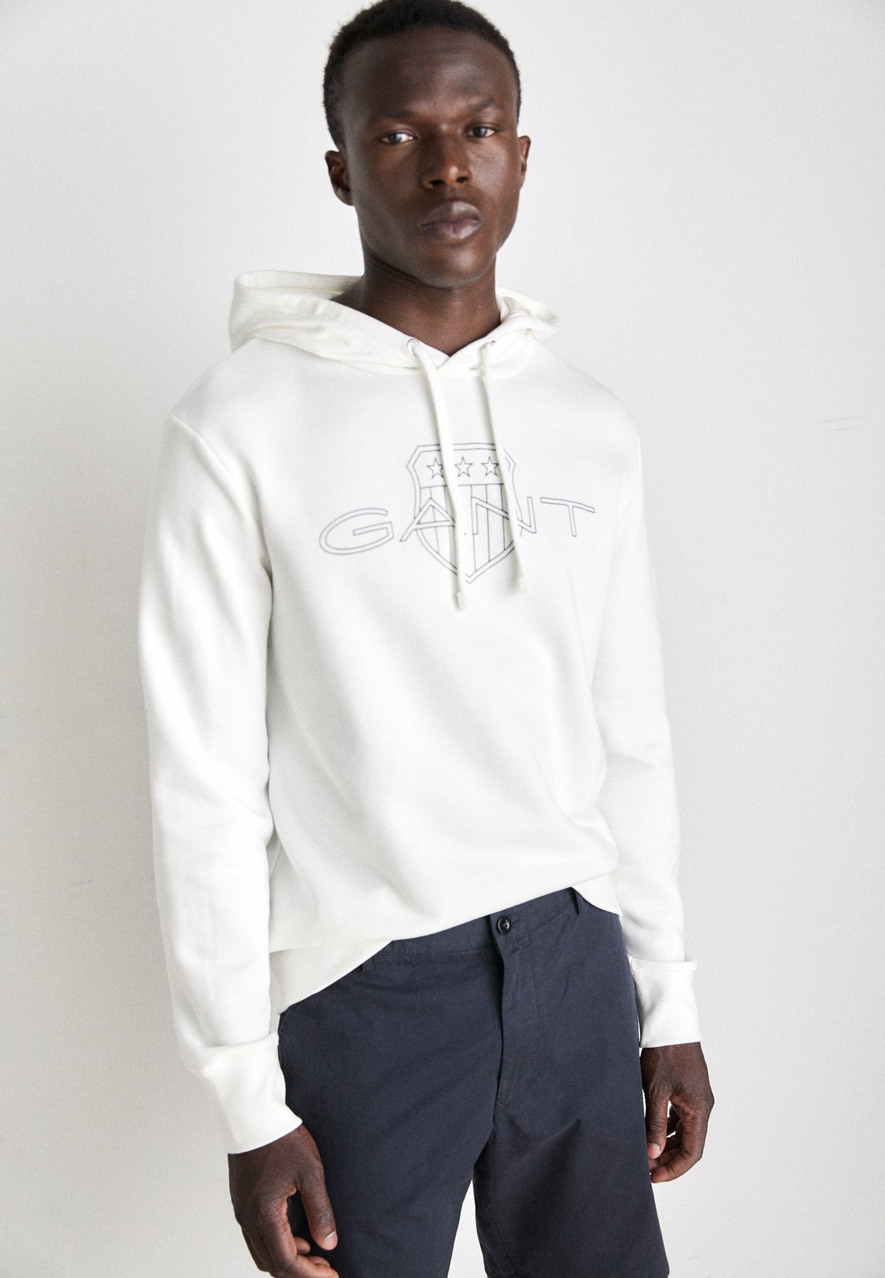 RELAXED FIT