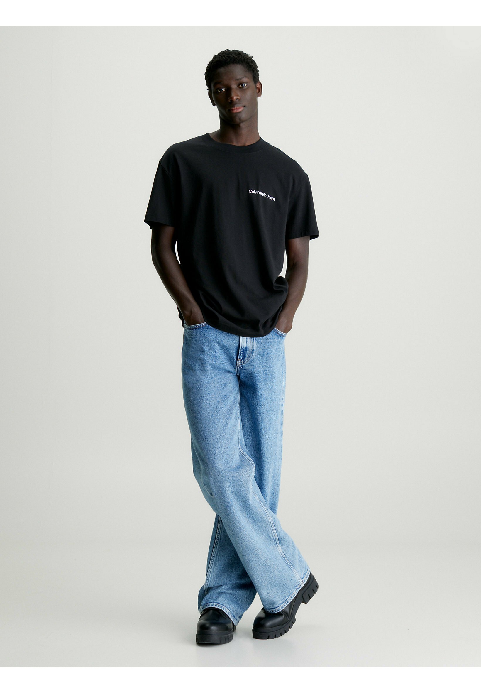● ●REGULAR FIT INSTITUTIONAL LOGO T-SHIRT 人気 Calvin Klein Jeans INSTITUTIONAL TEE - T-shirt basic/czarny