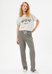 Koton LEOPARD PINTED SHORT SLEEVE SET - Pijama - brown