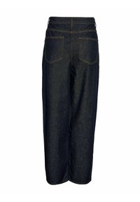 Tamno plavi kuloti s ravnim nogavicama, pet džepova i vidljivim šavovima. Pojas s peteljkama, jednostavan dizajn.