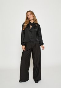 Minus ANNASOFIE - Blūze - black