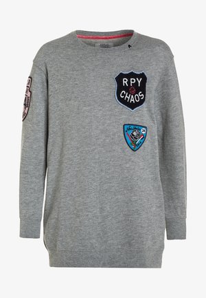 Šedá bavlněná mikina s dlouhými rukávy, kulatým výstřihem a třemi vyšívanými nášivkami různých tvarů a barev.