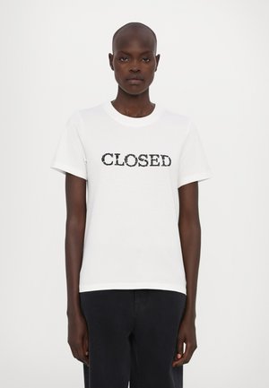 White cotton t-shirt with short sleeves and a round neckline, featuring the word "CLOSED" in black graphic text across the chest.