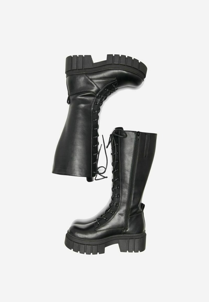 black platform boots chunky