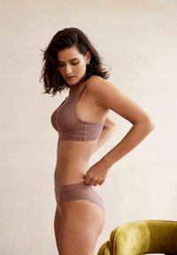 Next FOREVER COMFORT DAISY SUPERSOFT LIGHTLY PADDED - Trīsstūrveida krūšturis - lilac purple lace