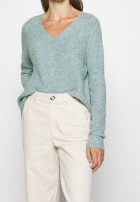 JDY Strickpullover - mottled green