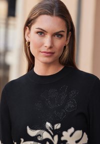 Betty Barclay FEIN MIT PRINT - Neule - schwarz beige