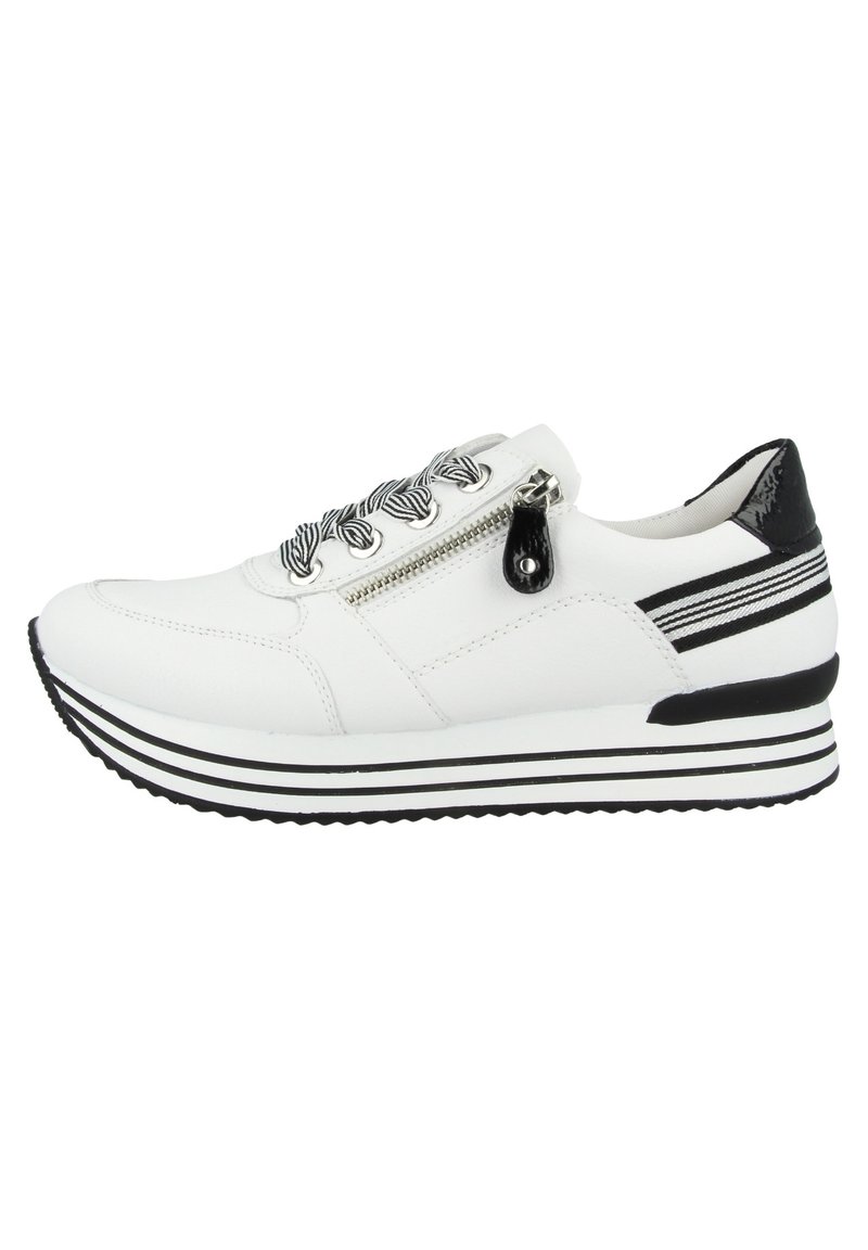 Basket en cuir blanc avec des accents noirs, dotée d'une fermeture éclair et de lacets tressés, tige texturée, et une semelle superposée noire et blanche.