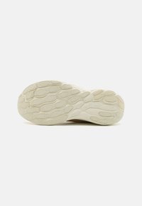 New Balance FRESH FOAM X 1080 V13 - Utcai futócipők - dolce