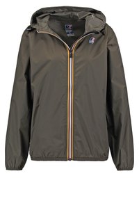 Lekka, wodoodporna kurtka w oliwkowym kolorze z kapturem, z zamkiem błyskawicznym oraz tęczowymi akcentami wzdłuż zamka.
