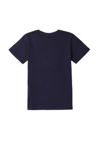 Camiseta de algodón azul marino de manga corta, con cuello redondo y textura suave. Sin patrones prominentes ni detalles adicionales.