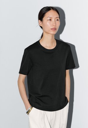 Massimo Dutti Basic T-shirt - black