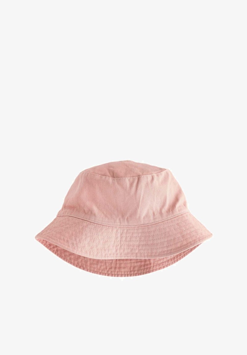 Sombrero de cubo de algodón rosa con un ala ancha y en pendiente hacia abajo, y un acabado ligeramente texturizado. Diseño simple y sin adornos.