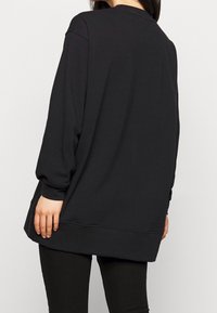 Pieces Petite Sudadera - black