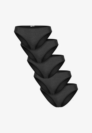 Sorte bomuldsstrings stablet i en diagonal opstilling, med en glat tekstur, lavtalje-design og et minimalistisk elastikbånd.