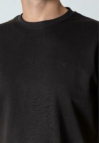 Clean Cut Copenhagen STABLE - Basic póló - black