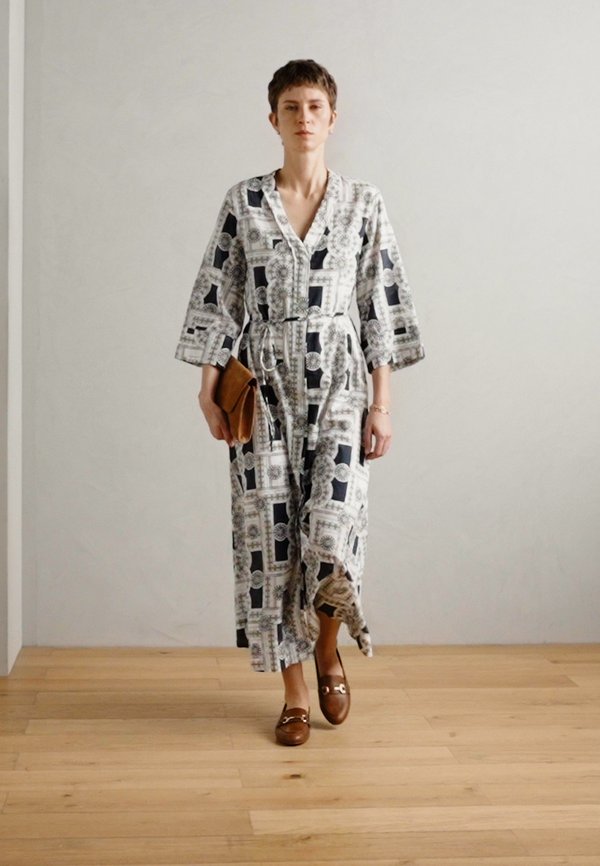 DRESS V NECK LONG SLEEVE PRINT - Maxi dress4