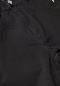 Gina Tricot Shorts di jeans - black