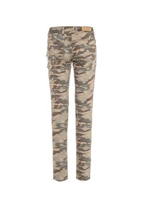 Pantalon camouflage slim avec passants pour ceinture, deux poches arrière et une étiquette de marque à la taille, vu de dos.