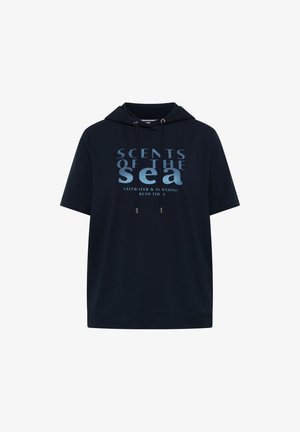 Sweat à capuche bleu marine à manches courtes avec le texte devant « Scents of the sea » et un texte plus petit « Saltwater & Sunshine Fresh Tides. »