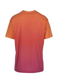 T-skjorte med korte ermer som har en ombre-gradiant fra oransje til rosa, laget av mykt materiale med rund halslinje og ingen synlige logoer.