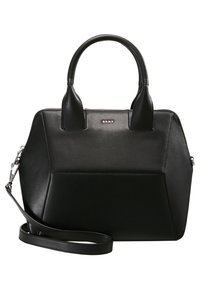 Czarna skórzana torebka o strukturalnym kształcie, z górnymi uchwytami, odpinanym paskiem na ramię oraz metalowym logo. Gładka tekstura z minimalną ilością szwów.