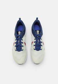 Nike Performance DOWNSHIFTER 12 - Tekaški copati za cesto - sea glass/midnight navy/white/university red/blue